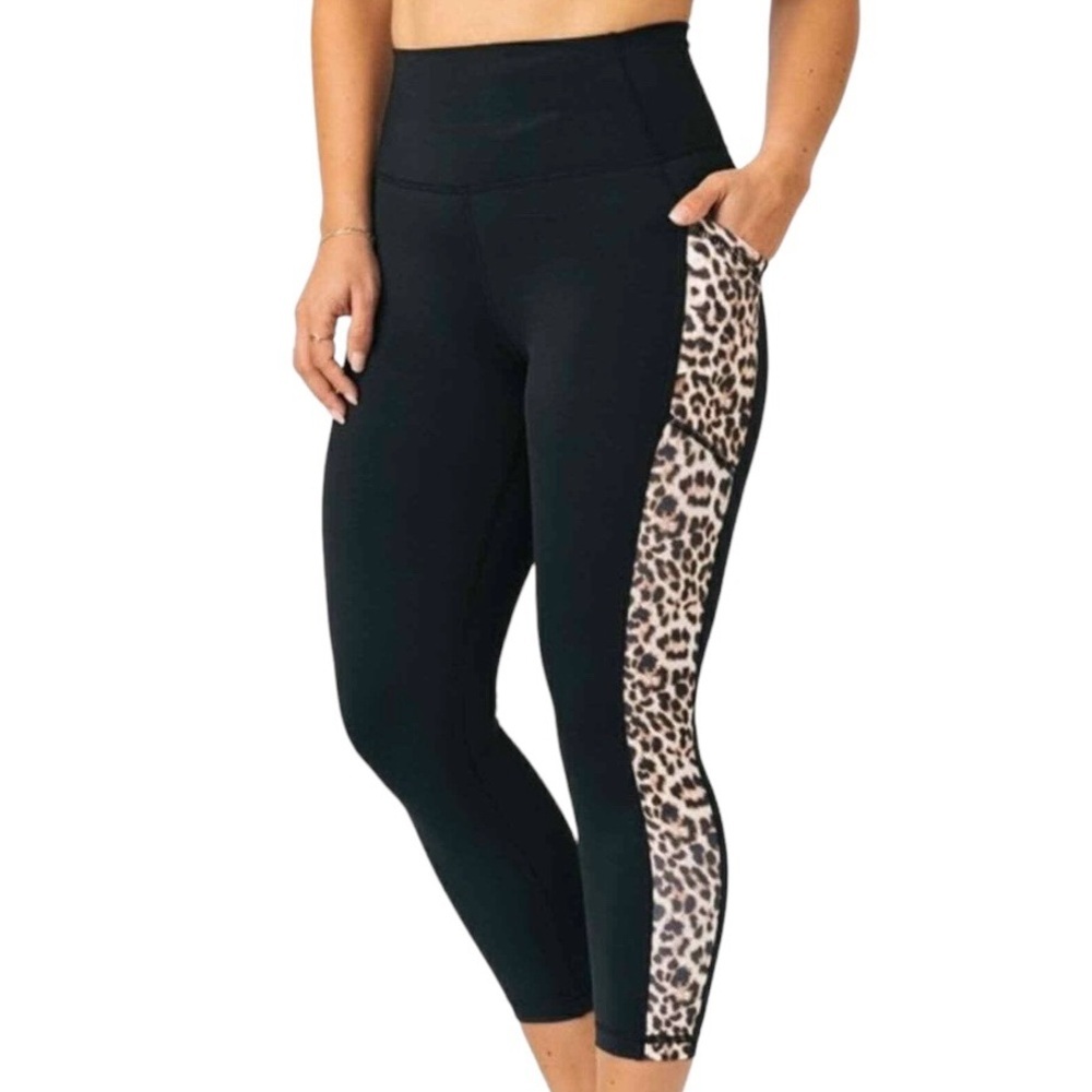 ZYIA Active Hi-Rise Capri Leggings Women’s 6-8 US Black Leopard Pocket 20”
